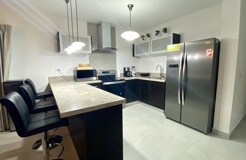 El Soco Villa | Stylish Spacious Villa Pool Hot tub Near The Beach