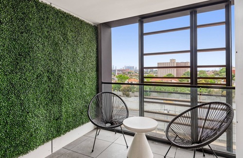 St Kilda Apartment | Stylish & Spotless 2-Bed Apartment in St Kilda