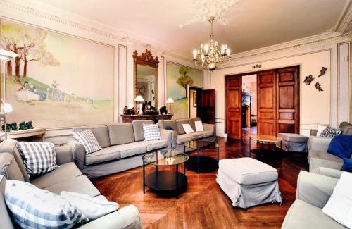 Pont-a-Lesse House | Stylish Stay with Sauna