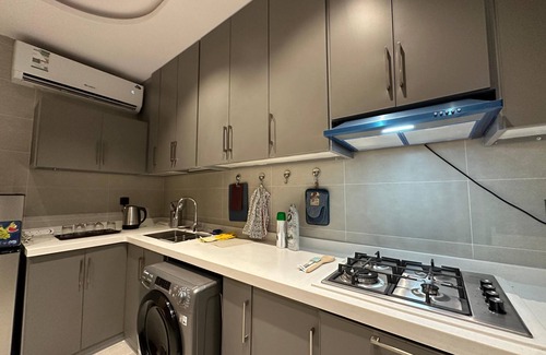 Jeddah Apartment | Stylish Stay for Families - 2BR Apartment - WiFi + Streaming
