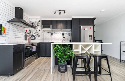 Manuka Apartment | Stylish Stay in Griffith 3 mins from Kingston