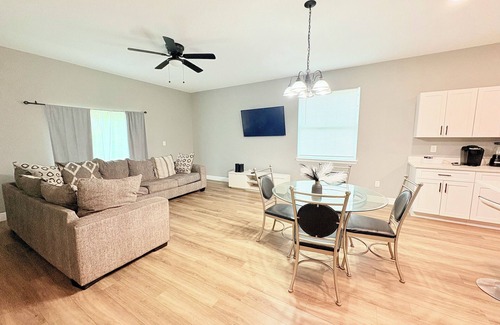 Northwest Orlando House | Stylish Stay Near Disney & Universal Sleeps 8