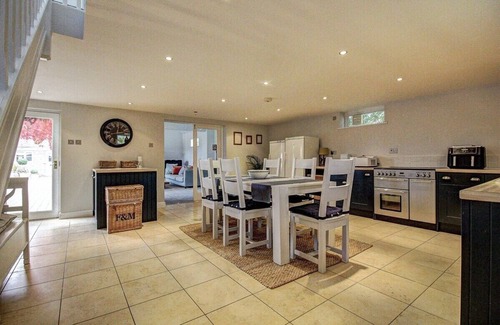 Malpas House | Stylish Stay Near To Carden Park: Cheshire Escapes