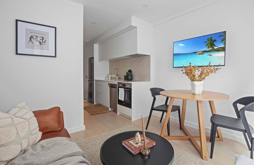 Wellington Apartment | Stylish Stay on Courtenay - 1BR APT