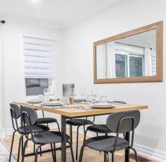 Peterborough Apartment | Stylish Stay with King Bed, Mins to Hospital