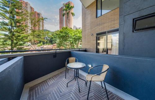 Los Naranjos Apartment | Stylish Stay with Private Views in Medellín 310