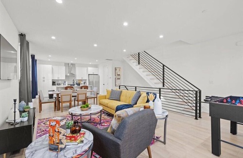 Charlotte House | Stylish Stay with Rooftop Views and Garage Access