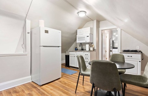 Cleveland Apartment | Stylish Studio Cleveland Clinic