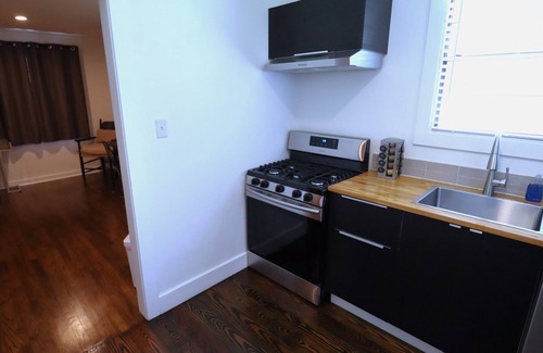 Highlands - Perkins Apartment | Stylish Studio Apartment A! Walk to Lakes & LSU campus! Full Kitchen