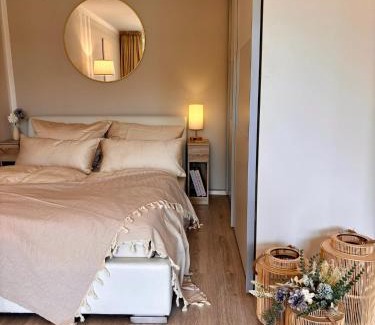 Nordwest Apartment | Stylish studio apartment with beautiful terrace near Audi