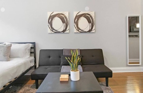 Chicago Apartment | Stylish Studio Apartment in Portage Park