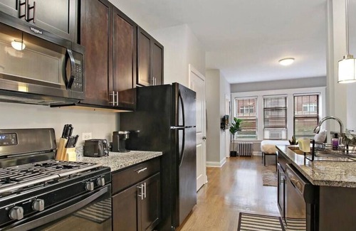 Chicago Apartment | Stylish Studio Apartment in Portage Park