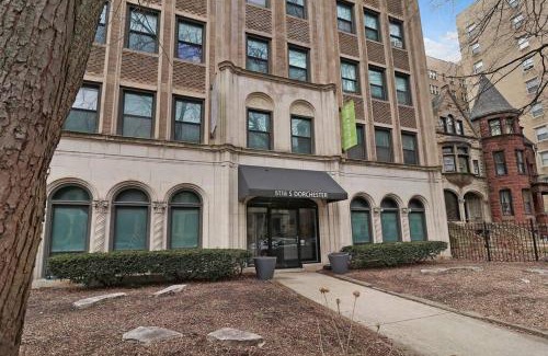 Hyde Park Apartment | Stylish Studio Apt in Chicago - Dorchester 209
