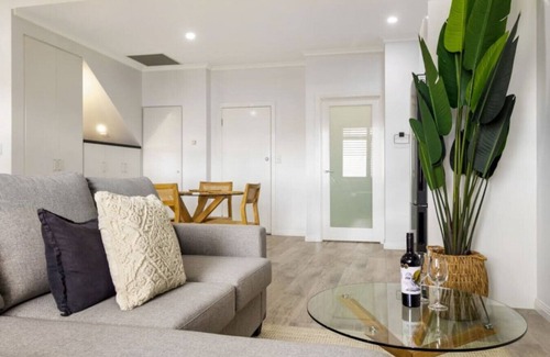 Port Melbourne Apartment | Stylish Studio close to City
