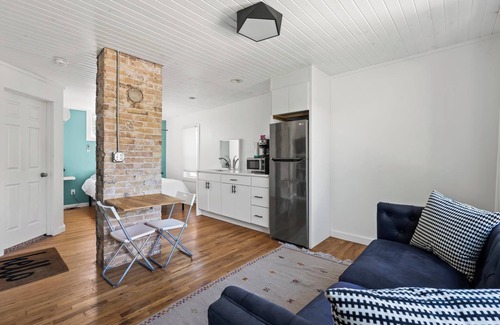 Fifth Ward Apartment | Stylish Studio in Walkers Point