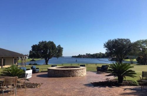 April Sound Apartment | Stylish Studio on Lake Conroe