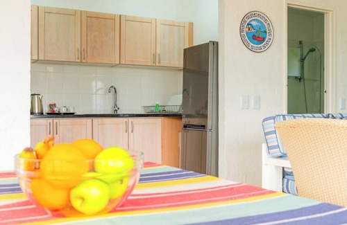 Mykonos House | Stylish Studio Retreat | Lagoon View | Pool