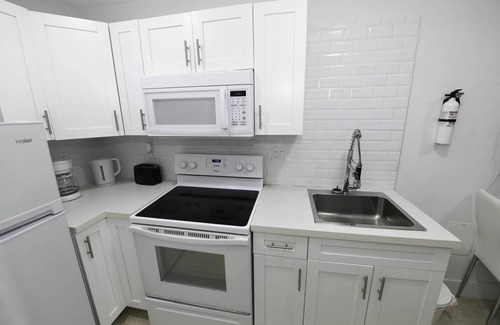 Lake Ridge Apartment | ❀Stylish Studio❀ Near Beach, Shopping & Nightlife