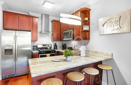 Olde Kensington Apartment | Stylish Studio w/Rooftop Pool