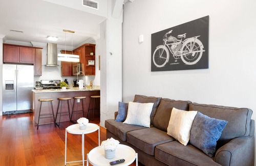 Olde Kensington Apartment | Stylish Studio w/Rooftop Pool