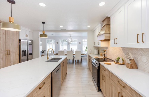 Deltona Lakes House | Stylish Stunning & Cozy Heated Pool Home