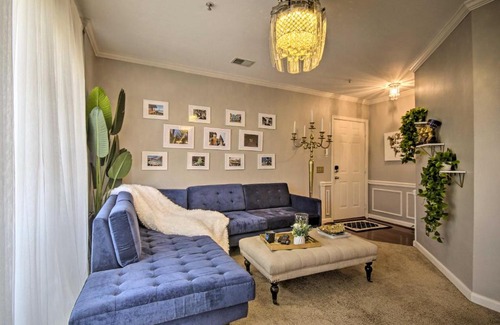 Lorton Apartment | Stylish Suburban Condo Less Than 20 Mi from Dtwn DC!