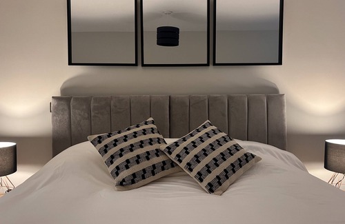 Shirley Apartment | Stylish Suite in Shirley