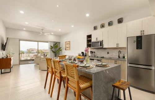 Loreto House | Stylish Summer 2BR Retreat w Pool & Beach Access
