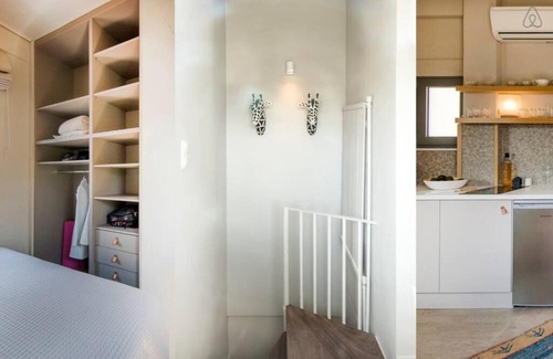 Petralona Apartment | Stylish sunny apt 1 stop from city center