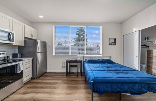 South Tacoma Apartment | Stylish Tacoma Studio near Universities