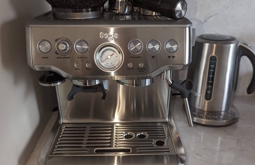 Ballsbridge House | Stylish Townhouse in Central Dublin, 10 mins walk to RDS/Aviva, Free Parking!nn
