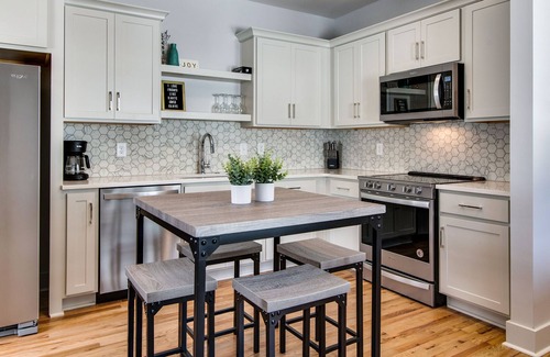 Greenwood House | Stylish Townhouse in East Nashville