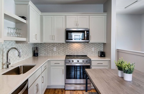 Greenwood House | Stylish Townhouse in East Nashville