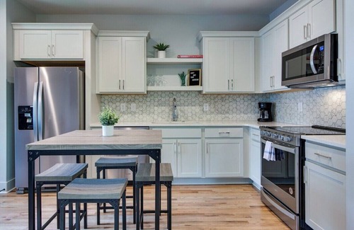 Greenwood House | Stylish Townhouse in East Nashville
