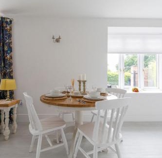 Nantwich Apartment | Stylish two bedroom apartment near Rookery Hall