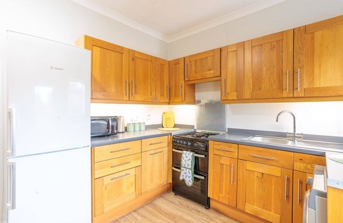 Perth Apartment | Stylish Two Bedroom Apartment in Perth, Heart of Scotland!