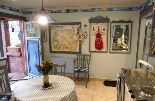 Jever Apartment | stylish, two storied apartment with seoarate entrance centrally located