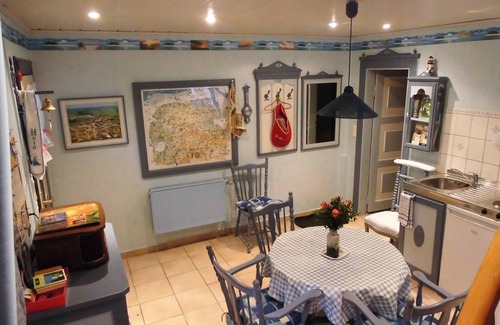 Jever Apartment | stylish, two storied apartment with seoarate entrance centrally located