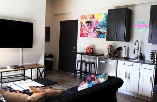 New Center Detroit Apartment | Stylish Urban Art Loft Downtown Detroit with WiFi and Free Parking