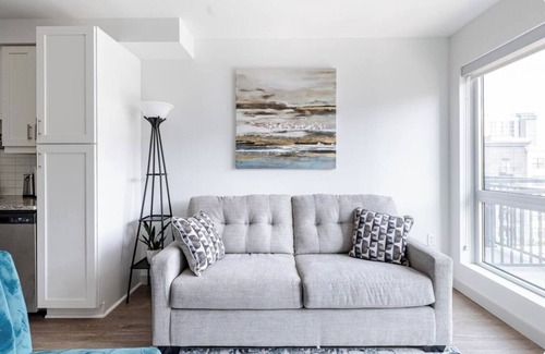 Rutledge Hill Apartment | Stylish urban retreat at Sentral SoBro in the heart of Nashville!