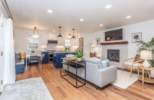 Kerns House | Stylish Urban Retreat