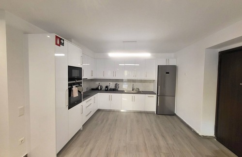 Kinosargous Apartment | Stylish Vacation Apartment.Metro FIX 180 mtr
