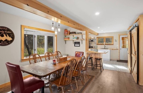 Wilmington House | Stylish Vermont Home w/Hot Tub!