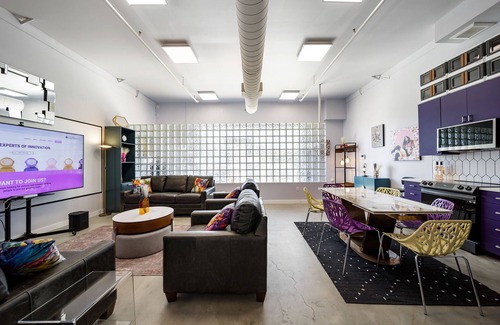 MLK Apartment | Stylish, vibrant, new apartment just East of downtown Austin!