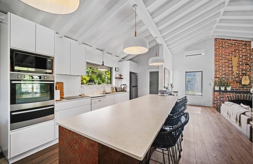 Smiths Lake House | Stylish Villa 38 has Stunning Lake & Ocean Views a Perfect Retreat !