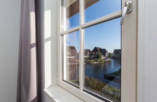 Delfstrahuizen Villa | Stylish Villa by the Water