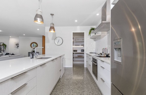 Matakana House | Stylish Villa Escape - Matakana Holiday Home