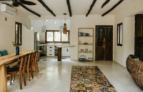 Zona Hotelera House | Stylish Villa w/Private Pool + Beachfront in the heart of Tulum