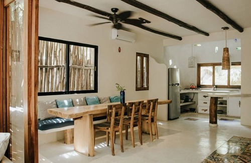 Zona Hotelera House | Stylish Villa w/Private Pool + Beachfront in the heart of Tulum