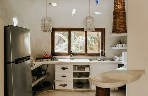 Zona Hotelera House | Stylish Villa w/Private Pool + Beachfront in the heart of Tulum